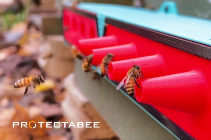 ProtectaBEE: All-In-One Adjustable Hive Entrance